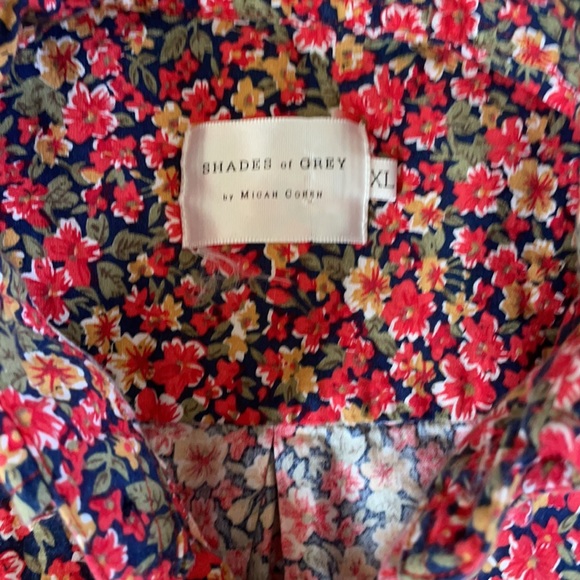 Shades of Grey by Micah Cohen Floral Button Down - Picture 4 of 6